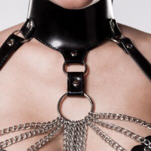 CONJUNTO PRETO COM CORRENTES