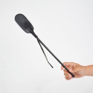 CHICOTE OVAL PRETO